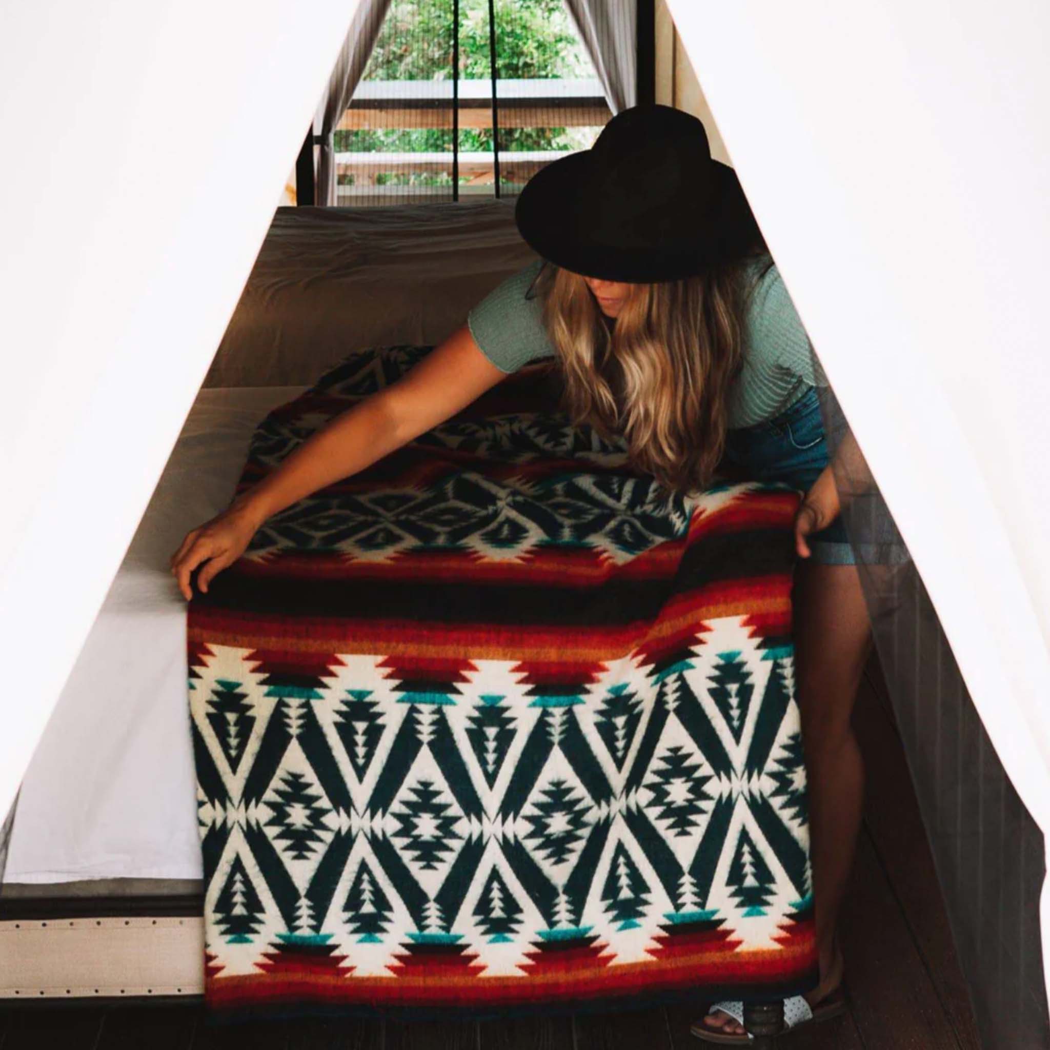 Beyond Borders Collective - Quichua Blanket - Campfire