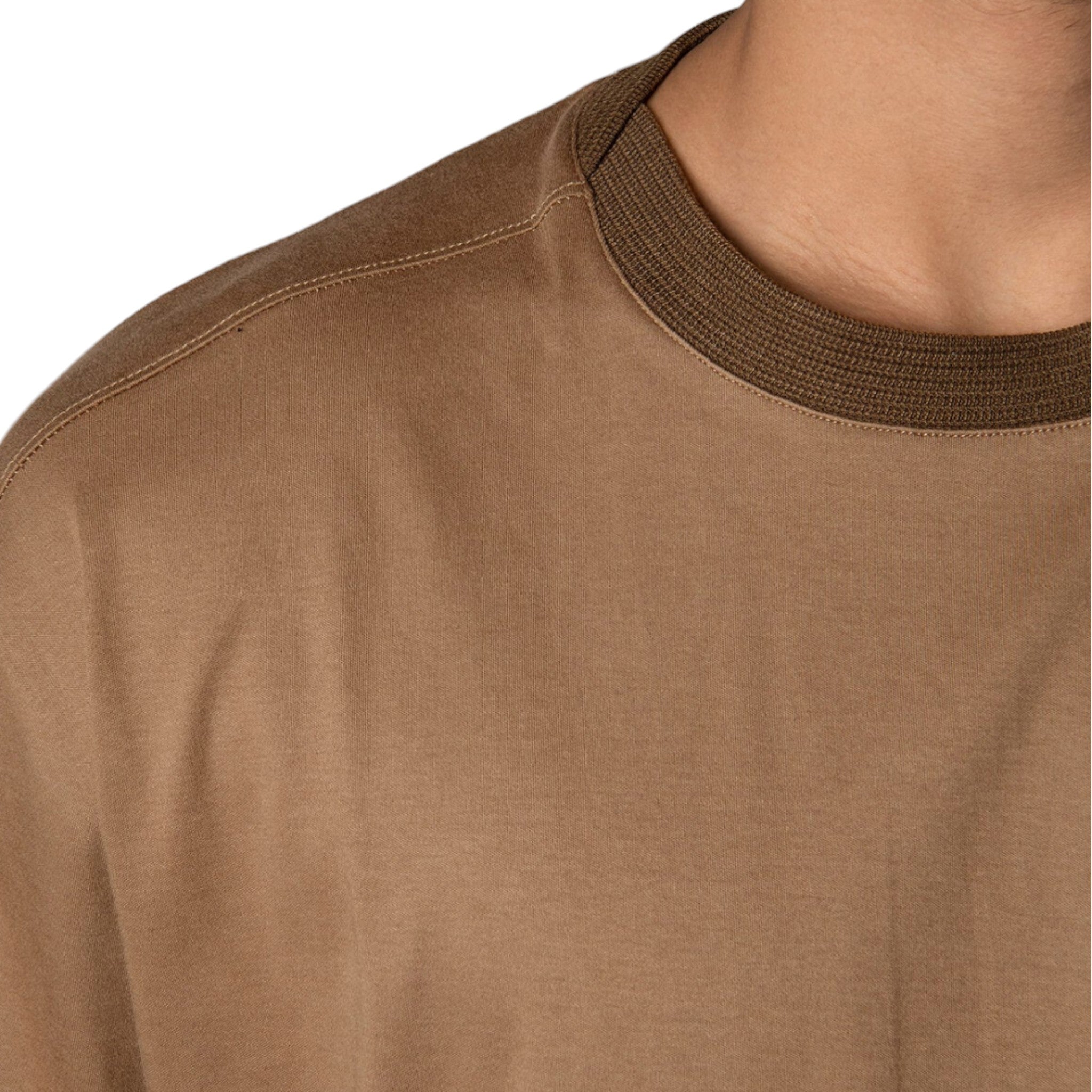 Almond tee shirt with brown collar 